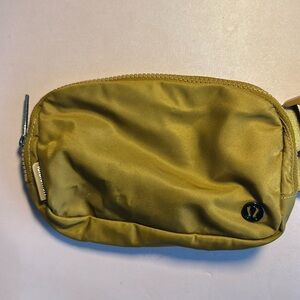 Lululemon Everywhere Belt Bag 1L